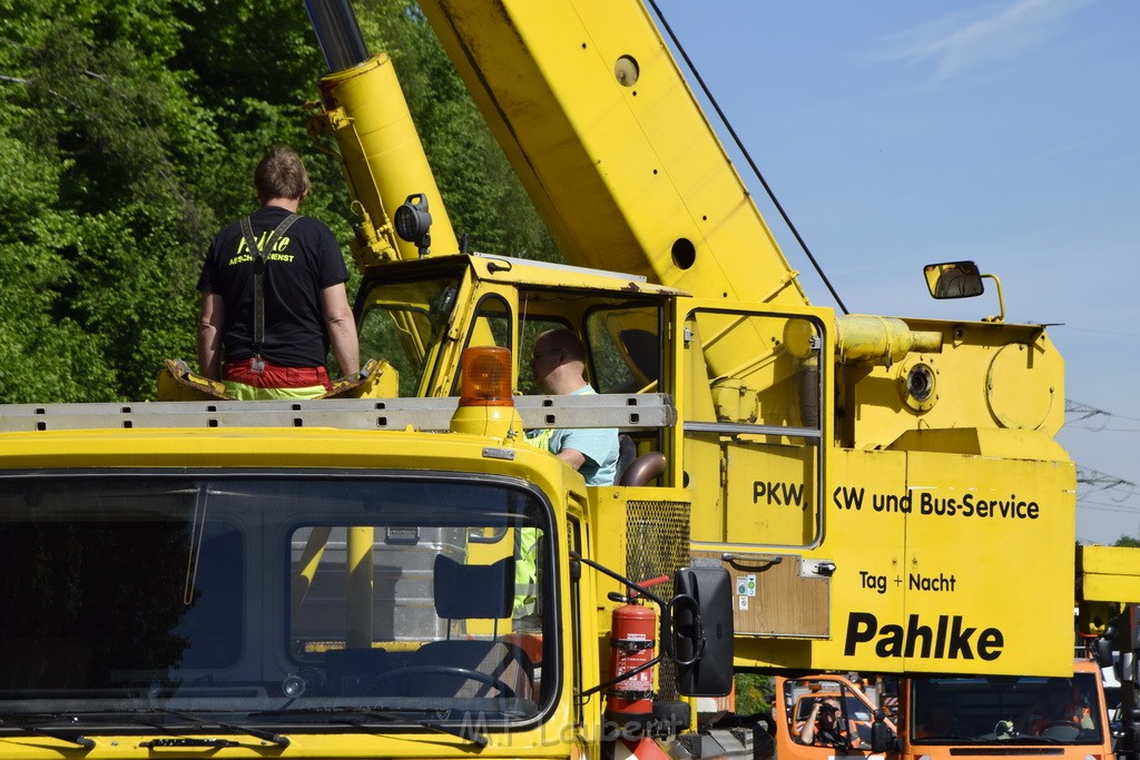 LKW in Boeschung A 3 Rich Frankfurt Hoehe Roesrath Lohmar P058.JPG - Miklos Laubert